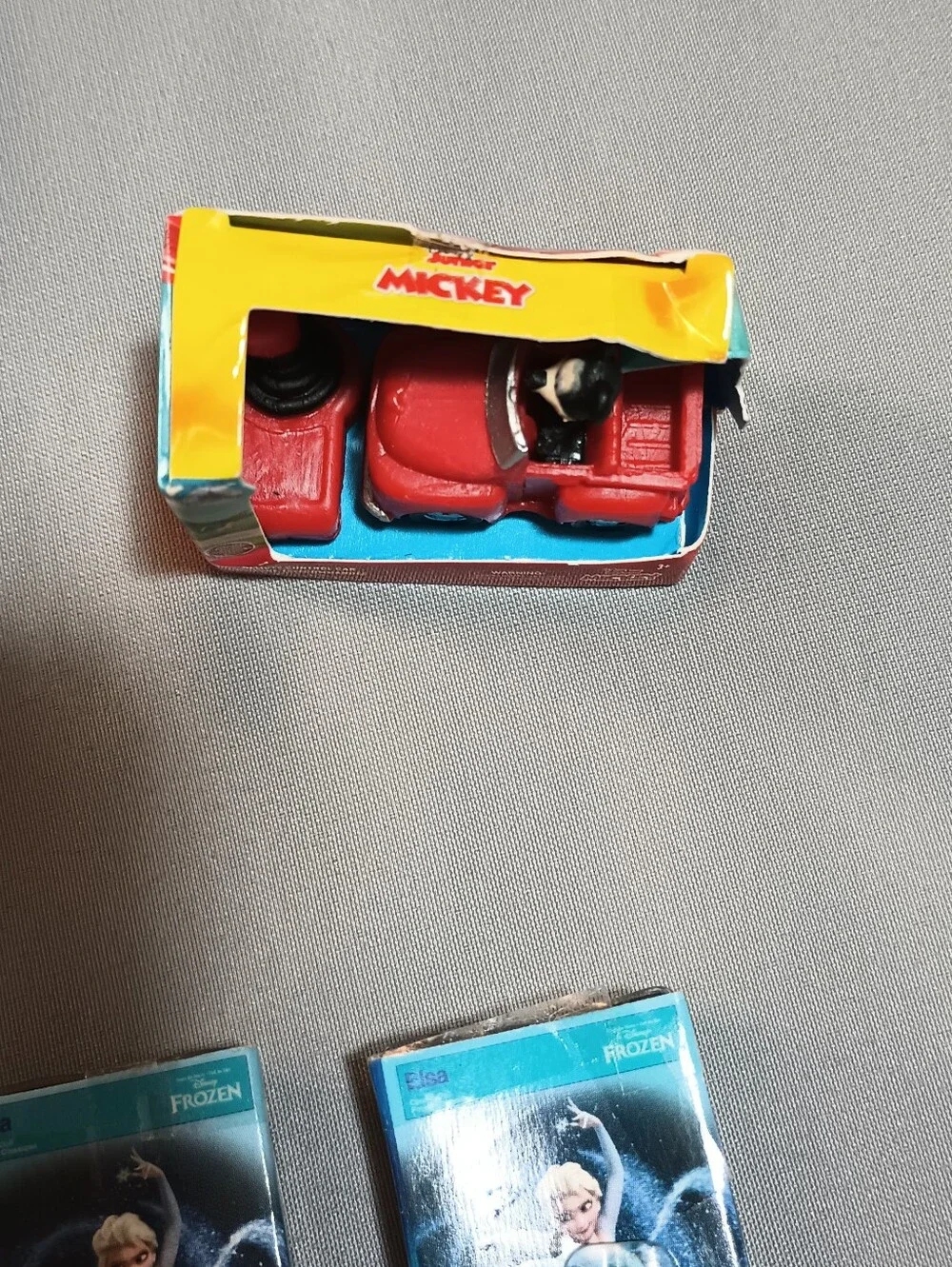 Zuru Mini Brands Disney Characters (8)
